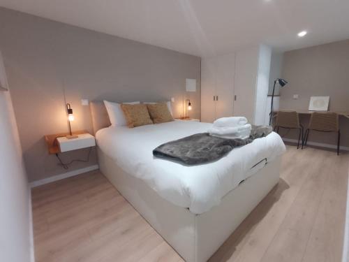 Aveiro White 105