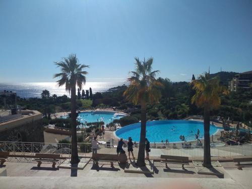 Saint-Raphael Cap Esterel Vue Mer Air-con 4 to 5 pers XWQ3