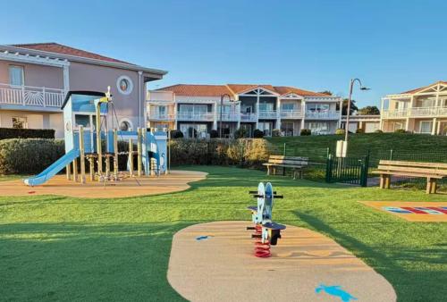 Light&Sea - 2-4 people - Pool access & sea view