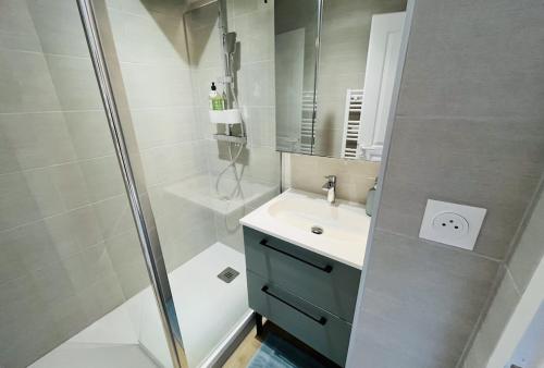 Light&Sea - 2-4 people - Pool access & sea view
