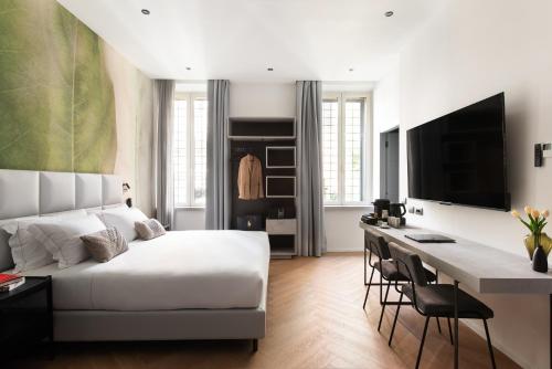 At Forty-One Apt 02