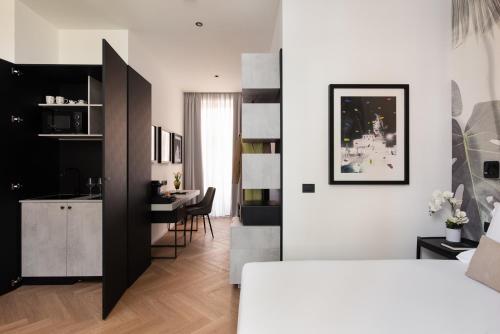 At Forty-One Apt 03
