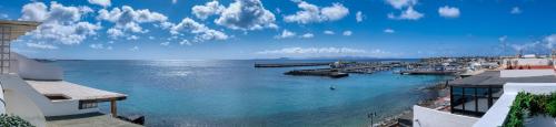 Casa Bonica - Ocean Views - Beach 2 min By Lanzarote Vacation Homes