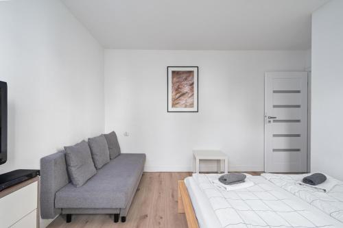 Central Warsaw Apartment for 7 Guests - Kredytowa