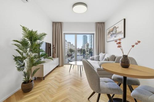 Luminous City View Apartment