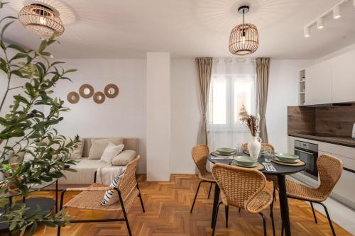 Apt Xenia Walk To Beach with Balcony - Happy Rentals
