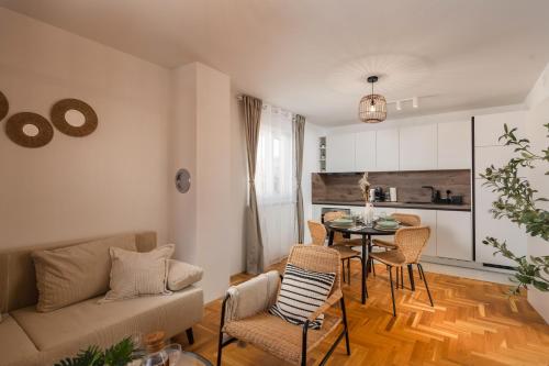 Apt Xenia Walk To Beach with Balcony - Happy Rentals