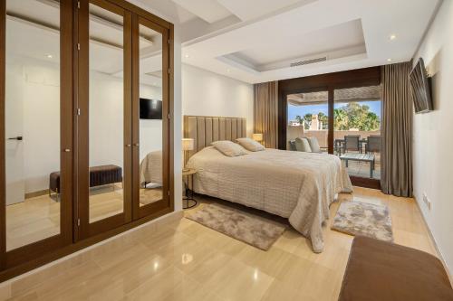 La Perla del Mar - Exclusive Sea View Apartment, Bahía de la Plata, Estepona