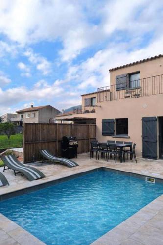 Maison de village piscine chauffée proche Porto-Vecchio