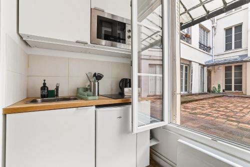 Lovely Studio 10 mn walk to Louvre & Latin Quarter