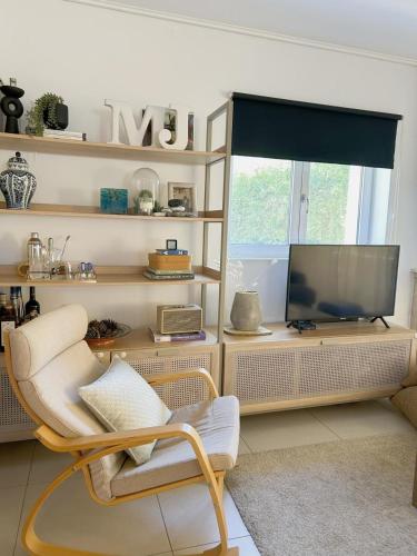 Stylish Apartment With Balcony in Glyfada