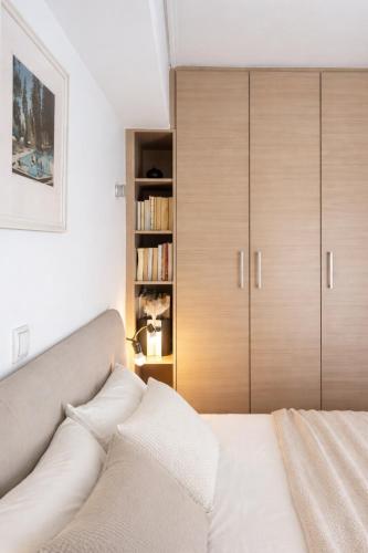 Stylish Apartment With Balcony in Glyfada