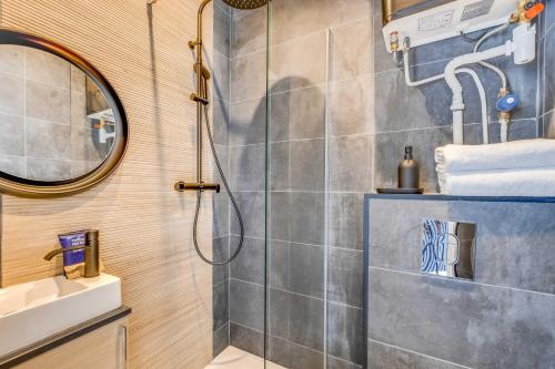 Charming Studio Apartment - AC- 2P - Nation