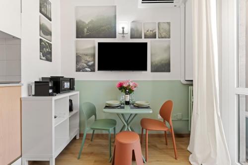 Central Milan Cozy Suite - Panoramic Terrace