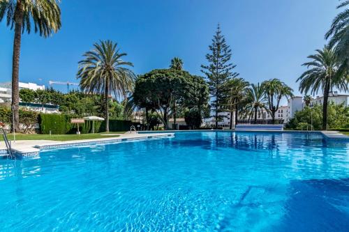 Puerto Banús Garden Suite, Walk to Marina and Beach