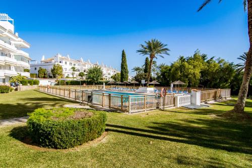 Puerto Banús Garden Suite, Walk to Marina and Beach