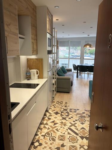 Second-line Beach Apartment - Tropical Oasis