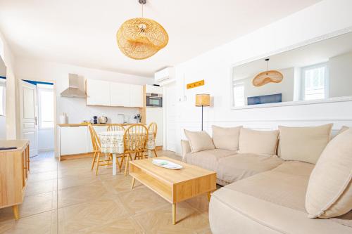 FERSEN Superb Mediterranean style apartment in heart of Old Antibes