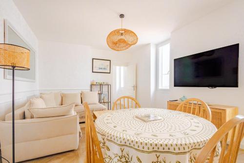 FERSEN Superb Mediterranean style apartment in heart of Old Antibes