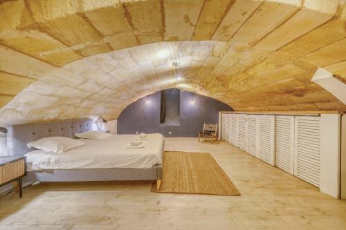 Loft d’exception dans un ancien chai avec parking et terrasse - Cœur de Bordeaux