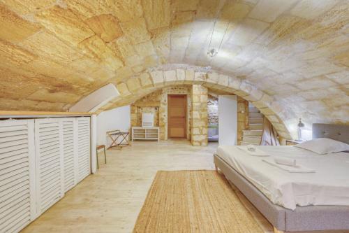 Loft d’exception dans un ancien chai avec parking et terrasse - Cœur de Bordeaux
