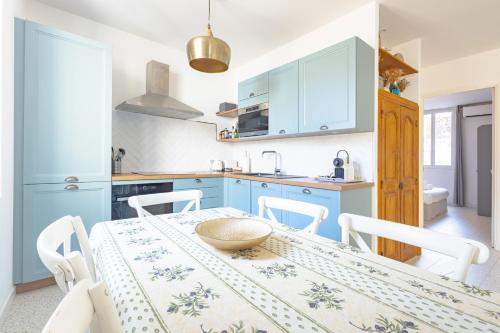 Bright Apartment Renovated in Center of Old Antibes