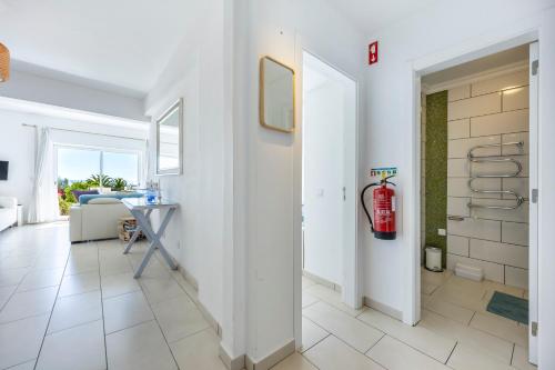 1C Waterside with Shared Pool
