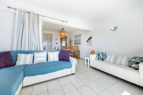 1C Waterside with Shared Pool