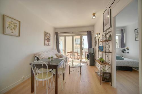 FRGK Fauvettes 1BDR Terrace, Parking, AC & Ultra-Fast Wi-Fi