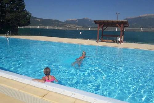 ZEcamping 3 avec piscine et tennis proche du Chateau de Tallard