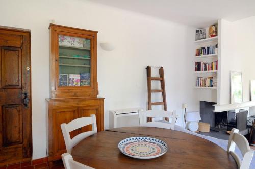 AgarrusRentals or Agarrus Aix, Villa for 8 People Heated Pool