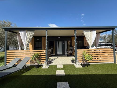 Lux Mobile House