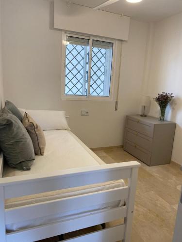 apartamento 2 dormitorios playa Cabopino Artola Marbella