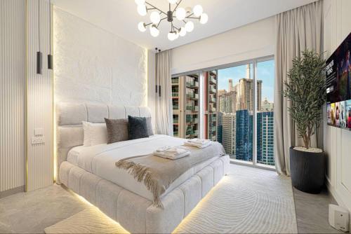 High Floor Burj view in Peninsula One Community