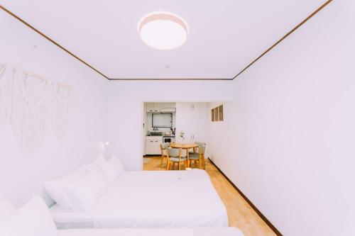303 Fukuoka Nakasu 1BR Apt with Balcony near Nakasu