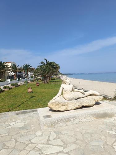 Dora Family Apartment Pefkochori