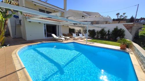 Holiday villa SUNJOY close to the beach