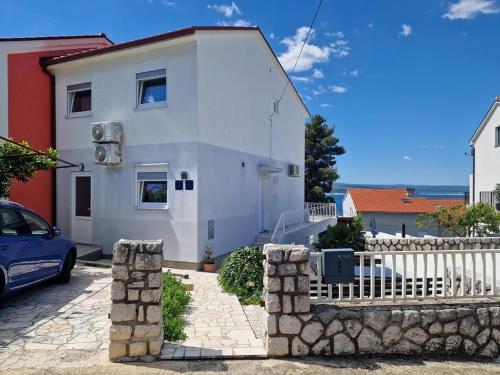 Apartments with parking space Dramalj, Crikvenica - 25226