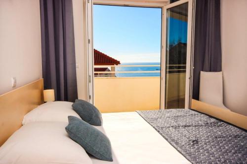 Apartments with parking space Cavtat, Dubrovnik - 25397