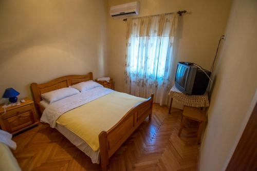 Apartments by the sea Starigrad, Paklenica - 25400