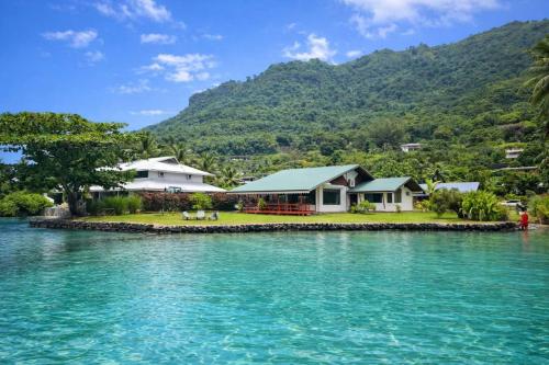FaraTea Bay house