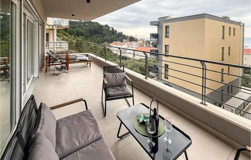 Beautiful Apartment In Tucepi With House Sea View