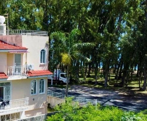 Luxury Villa Sea Views Rooftop Secure