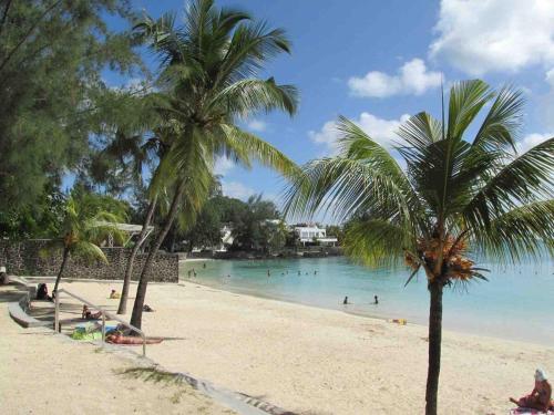 Tropical Duplex Pool 2-Min Walk to the Beach