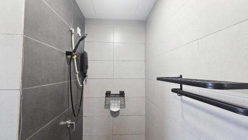 a bathroom with a shower stall with a sink at Setia Alam Edu Sentral # JSA Walking Distance # Setia Convention Centre & Setia City Mall in Setia Alam