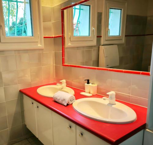 Foto Villa "Pins d'Azur" Vue mer, Piscine et Jacuzzi 3