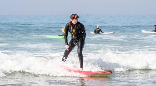 Επισκέπτες που μένουν στο Oceana Surf Camp
