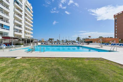 Kosta Homes - PYR Beach and Pool