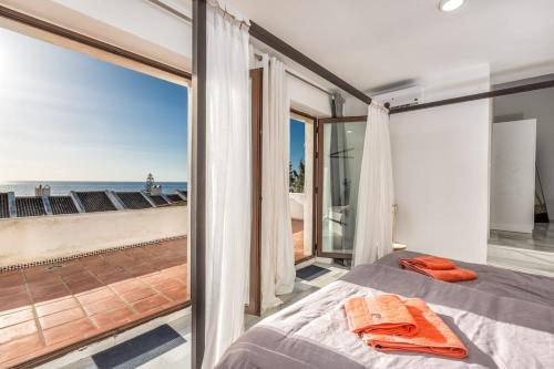 Beachside Villa by Playa de La Duquesa, Manilva, Costa del Sol
