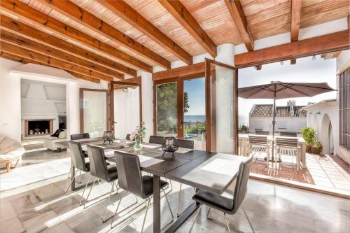 Beachside Villa by Playa de La Duquesa, Manilva, Costa del Sol